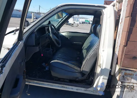 1989 Toyota Pickup Cab Chassis Super Long Wb from USA, damaged, VIN JT5VN94T7K0011575